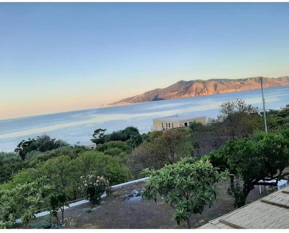 Villa Insolia Santa Marina Salina Chambre photo